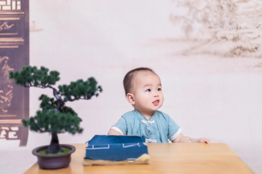 鹤壁五个月宝宝可以站吗 鹤壁五个月宝宝可以站吗